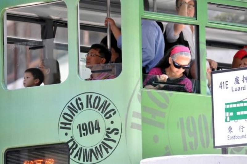 電車的慢給予人思考沉澱的空間。(BBC中文網) 電車的慢給予人思考沉澱的空間。(BBC中文網)