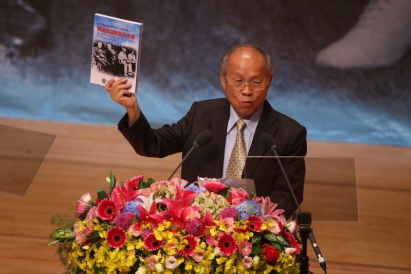 行政院政務委員兼台灣省政府主席林政則主持「抗戰勝利暨台灣光復七十週年紀念大會」（蔡耀徵攝）