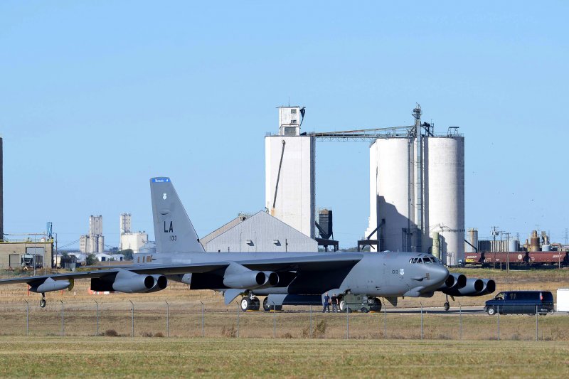 美軍Tinker Air Force Base的B-52轟炸機(美聯社) 美軍Tinker Air Force Base的B-52轟炸機(美聯社)