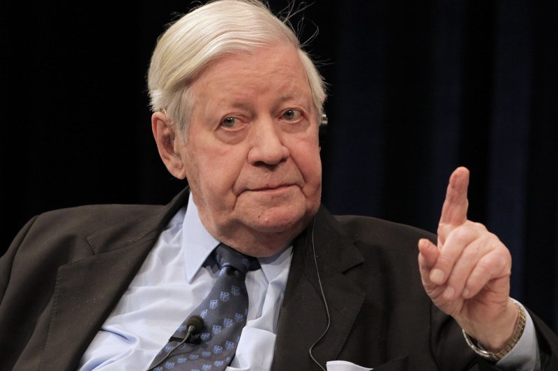 西德前總理施密特(Helmut Schmidt)(美聯社) 西德前總理施密特(Helmut Schmidt)(美聯社)