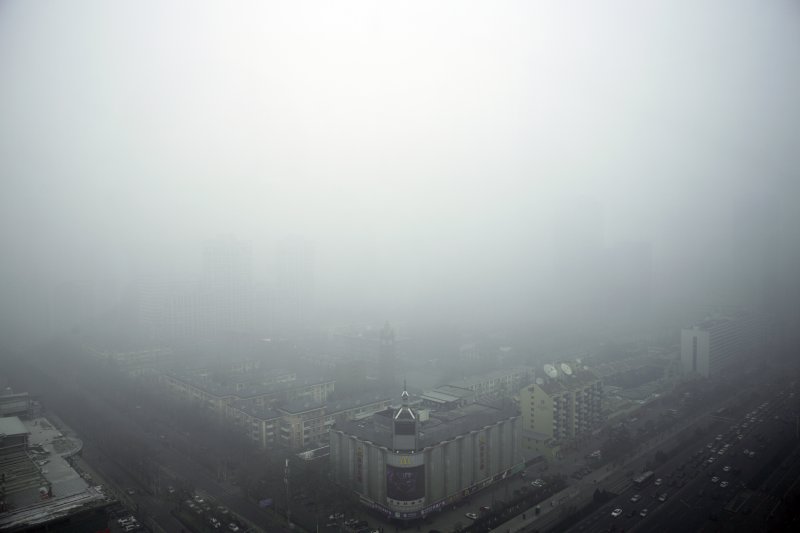 中國首都北京空氣汙染嚴重,滿城霧霾(美聯社) 中國首都北京空氣汙染嚴重,滿城霧霾(美聯社)