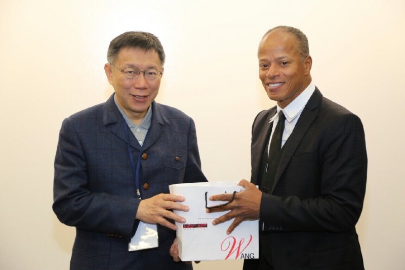 台北市長柯文哲在舊金山參訪思科(Cisco)(台北市政府) 台北市長柯文哲在舊金山參訪思科(Cisco)(台北市政府)