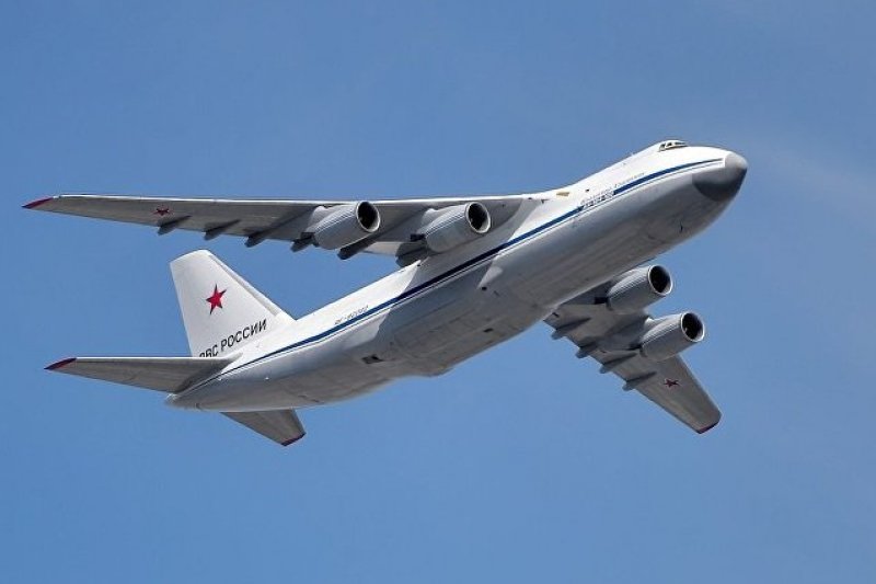 安托諾夫An-124「魯斯蘭」式（Antonov An-124 "Ruslan"）遠程戰略運輸機。