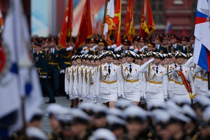 俄羅斯國防部軍事大學和赫魯廖夫物資保障軍事大學沃利斯克學院的女學員閱兵隊。 俄羅斯國防部軍事大學和赫魯廖夫物資保障軍事大學沃利斯克學院的女學員閱兵隊。