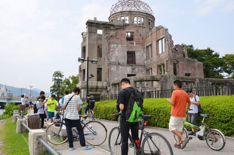 日本Pokémon GO玩家入侵廣島和平紀念公園,引發館方抗議(美聯社) 日本Pokémon GO玩家入侵廣島和平紀念公園,引發館方抗議(美聯社)