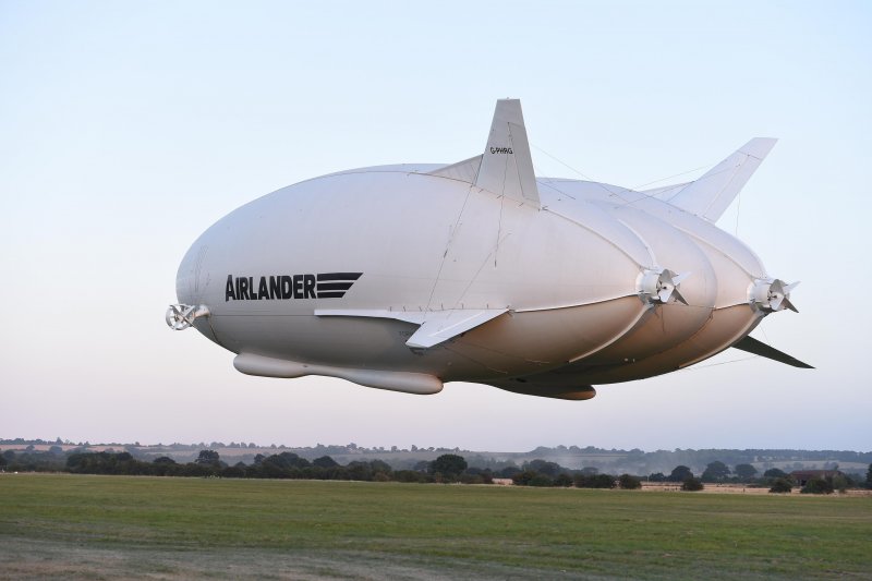 全球最巨大飛行器「登空者10號」（Airlander 10）進行試飛（AP）