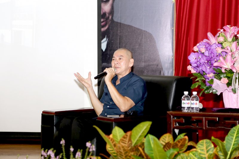 台灣著名導演蔡明亮(南華大學) 台灣著名導演蔡明亮(南華大學)