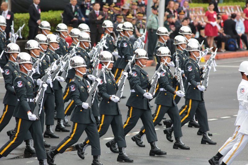 2016-10-10-中華民國105年度國慶典禮-三軍樂儀隊-顏麟宇攝