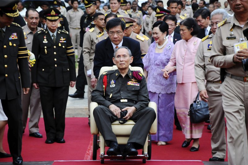 泰王蒲美蓬,攝於2012年(AP) 泰王蒲美蓬,攝於2012年(AP)