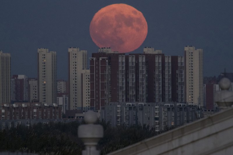 超級滿月（supermoon），中國北京（AP）