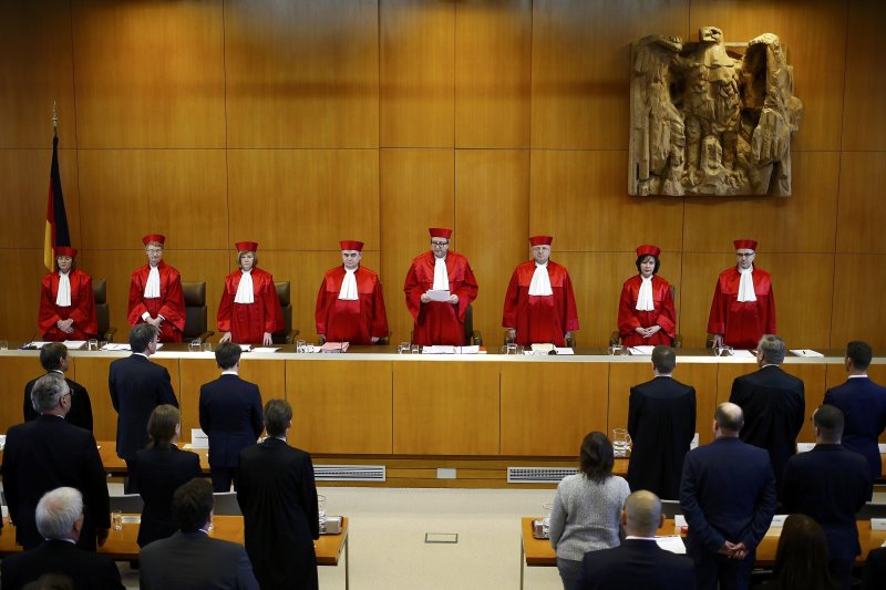 憲法法庭宣判,德國國家民主黨對群眾缺乏號召力,「並不具有威脅德國民主的潛力」,因此不予解散。(美聯社) 憲法法庭宣判,德國國家民主黨對群眾缺乏號召力,「並不具有威脅德國民主的潛力」,因此不予解散。(美聯社)