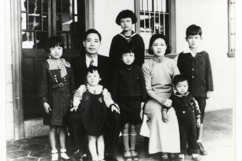 9-3-8陳炘家庭照 陳炘(1893-1947)為美國哥倫比亞大學經濟學碩士、大公企業董事長(謝綺蘭 提供) 9-3-8陳炘家庭照 陳炘(1893-1947)為美國哥倫比亞大學經濟學碩士、大公企業董事長(謝綺蘭 提供)