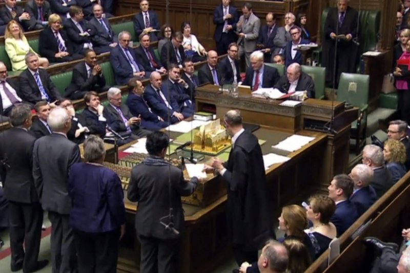 英國議會上議院13日晚投票通過脫歐法案。(美聯社) 英國議會上議院13日晚投票通過脫歐法案。(美聯社)