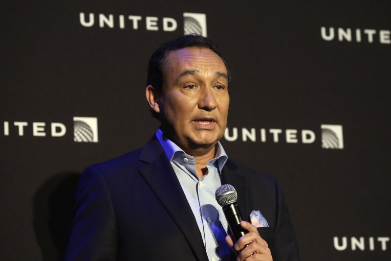 美國聯合航空CEO穆諾斯（Oscar Munoz）該為這次聯合航空事件辭職下台嗎？（美聯社） 