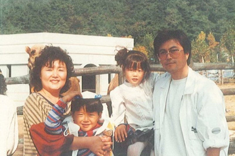 文在寅與妻女合照。 文在寅與妻女合照。