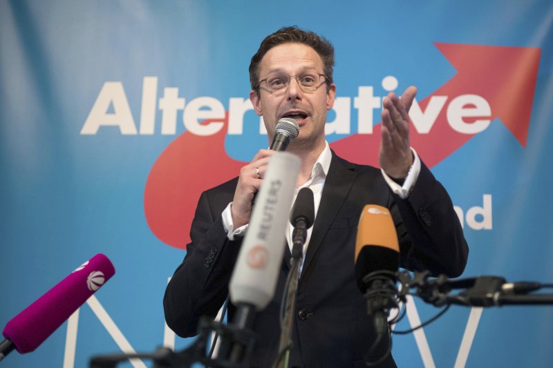 德國另類選擇黨候選人Marcus Pretzell,該黨在選舉中得到7.4%的選票,順利進入北萊茵西發裡亞邦議會。(美聯社) 德國另類選擇黨候選人Marcus Pretzell,該黨在選舉中得到7.4%的選票,順利進入北萊茵西發裡亞邦議會。(美聯社)