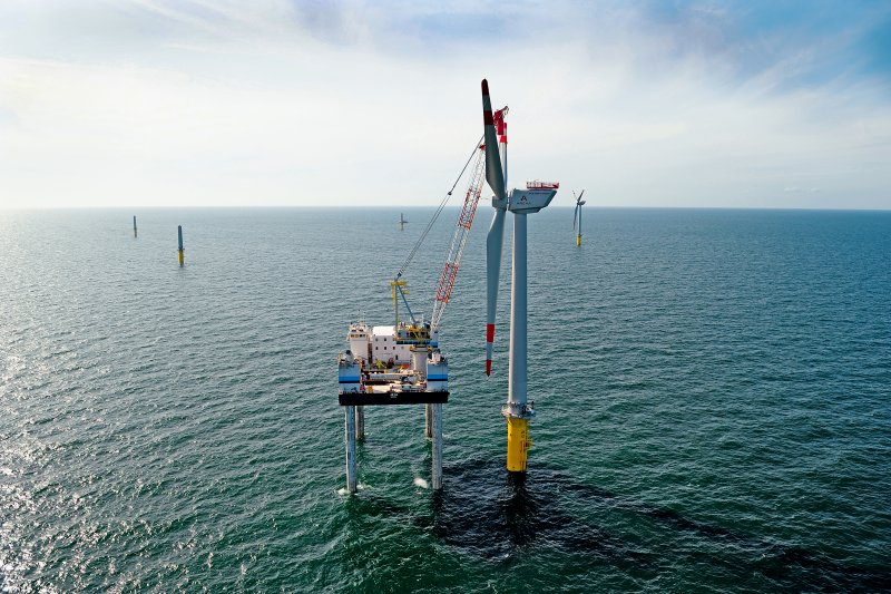 Germany's alpha ventus offshore wind farm under construction. (Source: German Offshore Wind Energy Foundation website)