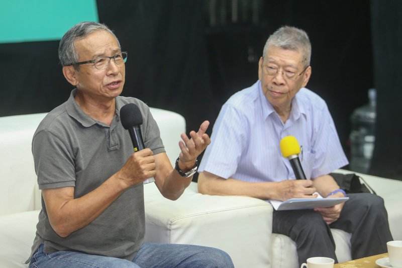 20170719-綠光劇團「清明時節」,導演吳念真和台灣文學作家鄭清文對談記者會。(陳明仁攝) 20170719-綠光劇團「清明時節」,導演吳念真和台灣文學作家鄭清文對談記者會。(陳明仁攝)