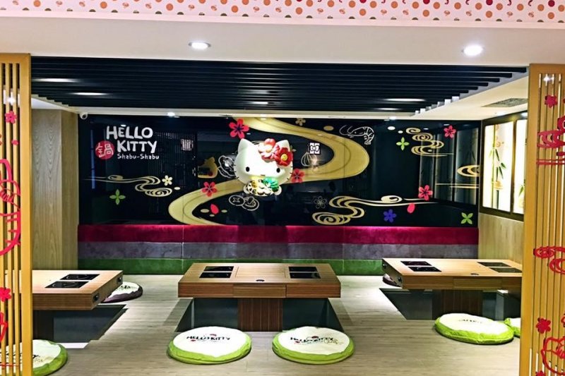 跟著歷久不衰的 Hello Kitty 一起享受鍋物!(圖 / Hello Kitty Shabu-Shabu@facebook) 跟著歷久不衰的 Hello Kitty 一起享受鍋物!(圖 / Hello Kitty Shabu-Shabu@facebook)
