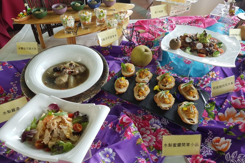 用水梨為食材做成的特色料理餐點,令人垂涎。(圖/方詠騰攝) 用水梨為食材做成的特色料理餐點,令人垂涎。(圖/方詠騰攝)