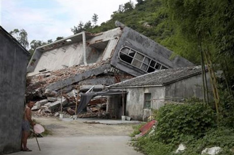 自由之家中國宗教報告:中國加大壓制力道,強拆教堂十字架(AP) 自由之家中國宗教報告:中國加大壓制力道,強拆教堂十字架(AP)