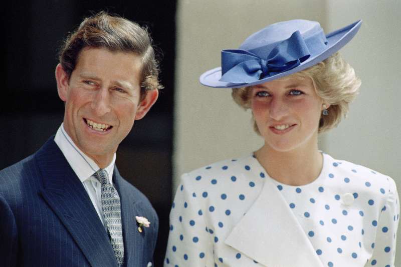 英國黛安娜王妃與查爾斯王子,攝於1985年11月7日(AP) 英國黛安娜王妃與查爾斯王子,攝於1985年11月7日(AP)