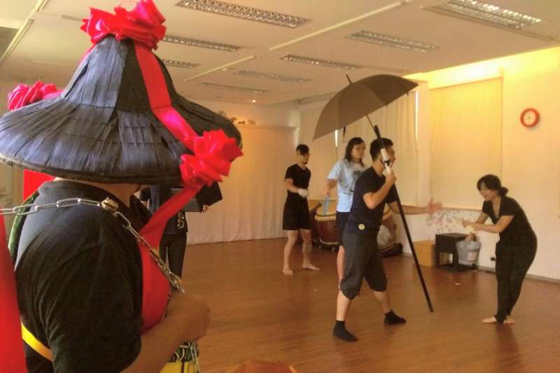 2017-10-15-取法自八家將陣頭症頭使者,演員排練。(取自周能安暨眾等臉書) 2017-10-15-取法自八家將陣頭症頭使者,演員排練。(取自周能安暨眾等臉書)