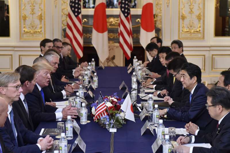 川普與安倍晉三。(美聯社) 川普與安倍晉三。(美聯社)