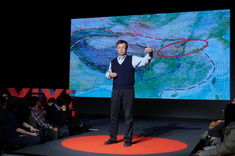趙志軍在「一席」演講。(社科院考古所) 趙志軍在「一席」演講。(社科院考古所)