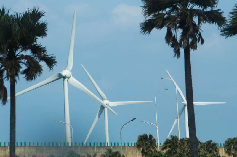 台61線,西部濱海快速公路,台15線,濱海風機,風力發電,20180111-工業區,環科園區,工廠,廠家。(陳明仁攝) 台61線,西部濱海快速公路,台15線,濱海風機,風力發電,20180111-工業區,環科園區,工廠,廠家。(陳明仁攝)