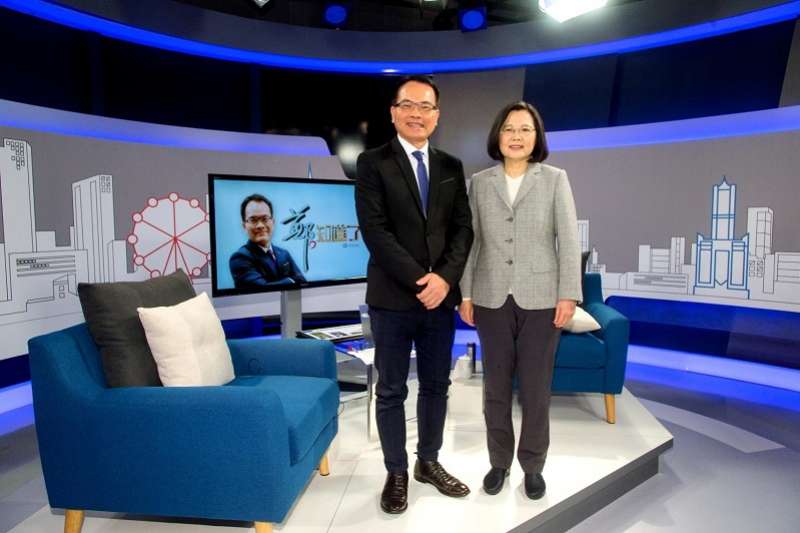 蔡英文總統接受三立電視主持人鄭弘儀訪問。(三立提供) 蔡英文總統接受三立電視主持人鄭弘儀訪問。(三立提供)