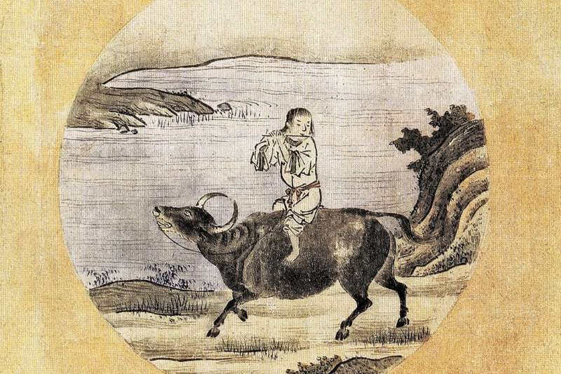 「每日所見的情景差不多都是:我媽追逐著牛,逃命似地奔跑在村子裡,一手狠命拽繩子,一手揮大棒,大呼小叫,如臨大敵。要知道路兩邊都是莊稼,危機重重……啃了得賠啊!什麼騎著牛背啦迎著夕陽吹著笛子啦之類的牧牛行樂圖,只是文學呈現吧……」 「每日所見的情景差不多都是:我媽追逐著牛,逃命似地奔跑在村子裡,一手狠命拽繩子,一手揮大棒,大呼小叫,如臨大敵。要知道路兩邊都是莊稼,危機重重……啃了得賠啊!什麼騎著牛背啦迎著夕陽吹著笛子啦之類的牧牛行樂圖,只是文學呈現吧……」