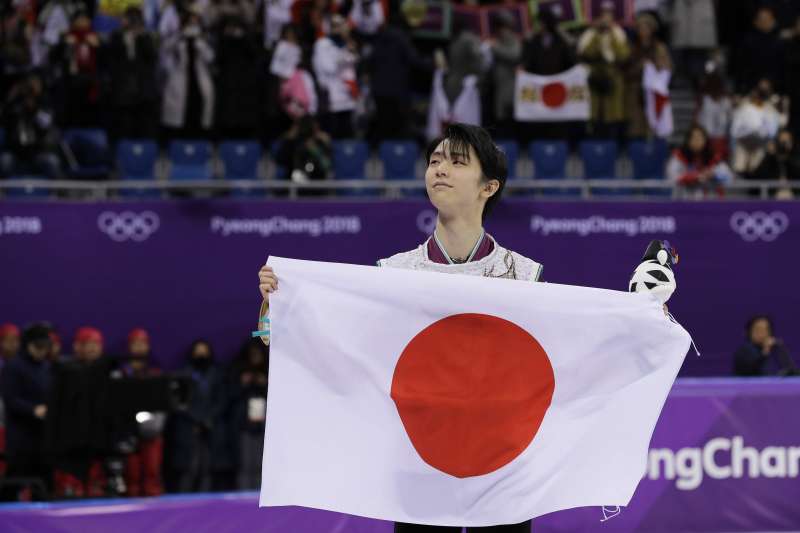 日本滑冰王子羽生結弦17日在平昌冬季奧運勇奪花式滑冰金牌。(美聯社) 日本滑冰王子羽生結弦17日在平昌冬季奧運勇奪花式滑冰金牌。(美聯社)