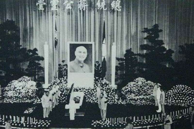 1975年蔣介石過世,台梵一度因為梵方未派特使參與國葬問題引發台灣主教抗議。(BBC中文網) 1975年蔣介石過世,台梵一度因為梵方未派特使參與國葬問題引發台灣主教抗議。(BBC中文網)