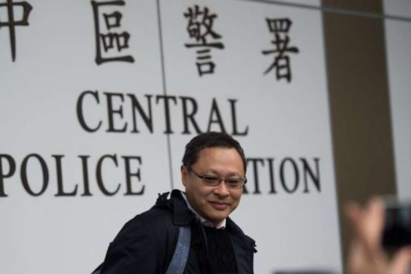 佔領運動末期,戴耀廷到警署自首。(BBC中文網) 佔領運動末期,戴耀廷到警署自首。(BBC中文網)