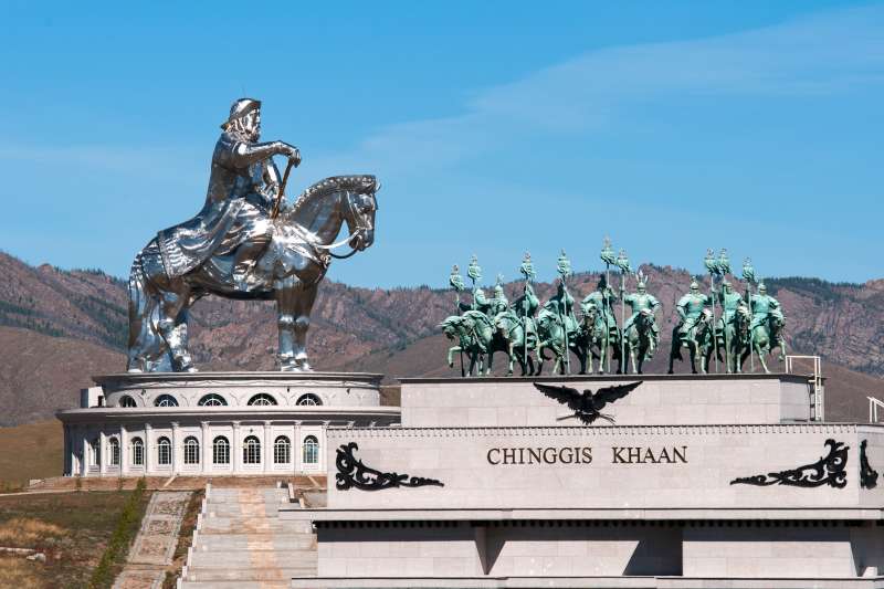 蒙古首都烏蘭巴托(Ulaanbaatar),成吉思汗雕像(Zazaa Mongolia@Wikipedia / CC BY-SA 4.0) 蒙古首都烏蘭巴托(Ulaanbaatar),成吉思汗雕像(Zazaa Mongolia@Wikipedia / CC BY-SA 4.0)
