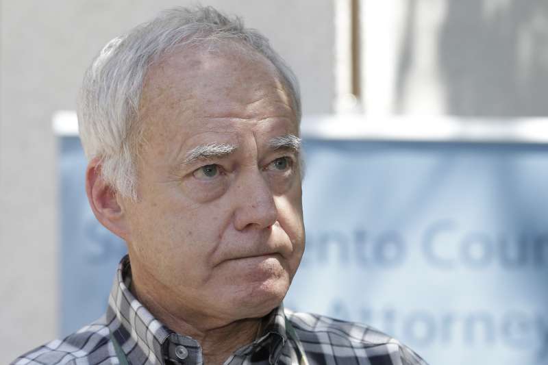 2018年4月，美國「金州殺人魔」迪安傑羅（Joseph James DeAngelo）落網，被害人家屬感慨萬千（AP）