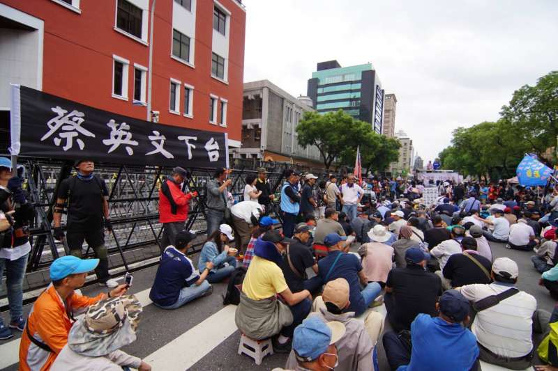 20180509-反年改團體聚9日集濟南路陳抗。（盧逸峰攝）年金改革 軍人年改 軍人年金改革 軍改