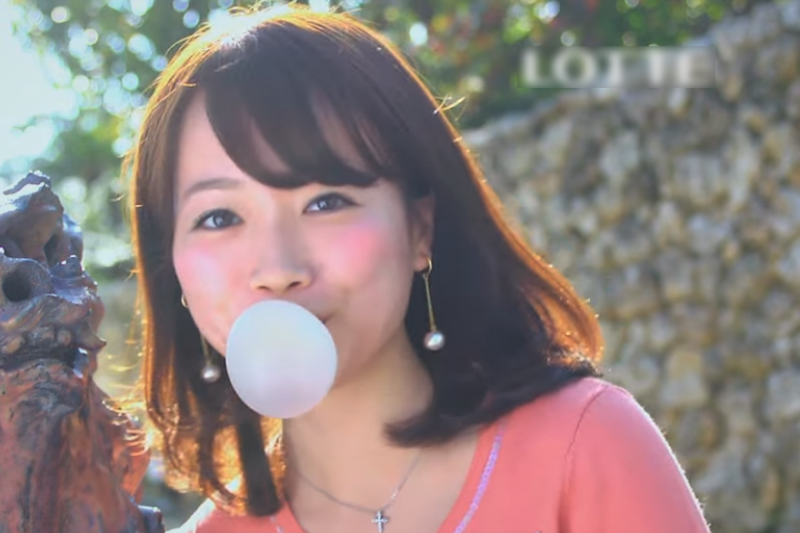 為何人們開始吃「口香糖」?揭千百年來的口香糖演進史,人類「嚼」出了驚人發現…