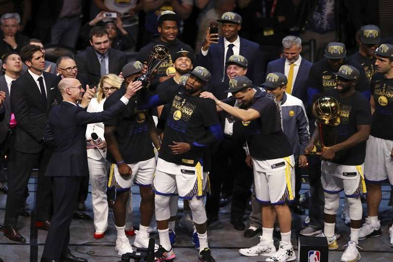NBA總冠軍賽金州勇士直落四淘汰克里夫蘭騎士。 (美聯社) NBA總冠軍賽金州勇士直落四淘汰克里夫蘭騎士。 (美聯社)