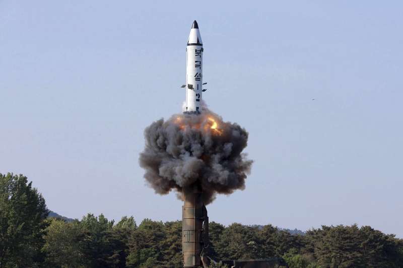 2017年5月22日,北韓試射「北極星2型」飛彈(AP) 2017年5月22日,北韓試射「北極星2型」飛彈(AP)