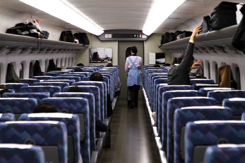 搭新幹線遇隨機砍人怎麼辦 謹記座墊能秒變 防身神器 這 巧妙設計 意外保住多人命 風傳媒 搭新幹線遇隨機砍人怎麼辦 謹記座墊能秒變 防身神器 這 巧妙設計 意外保住多人命 風傳媒