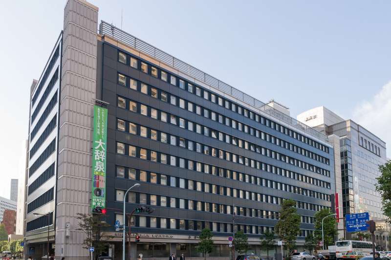 20180619-位於日本東京的第3代小學館大樓(左)和集英社大樓(右)。(取自Rs1421@Wikipedia/CC-BY-SA-3.0) 20180619-位於日本東京的第3代小學館大樓(左)和集英社大樓(右)。(取自Rs1421@Wikipedia/CC-BY-SA-3.0)