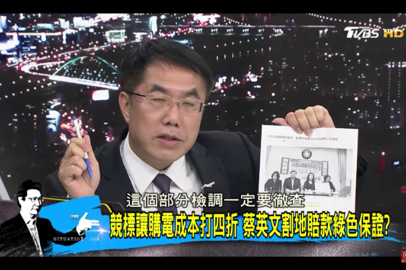 2018-06-27黃偉哲進一步質疑背後應有跨藍綠的集團所操縱;並強調檢調應該加以徹查(作者提供) 2018-06-27黃偉哲進一步質疑背後應有跨藍綠的集團所操縱;並強調檢調應該加以徹查(作者提供)