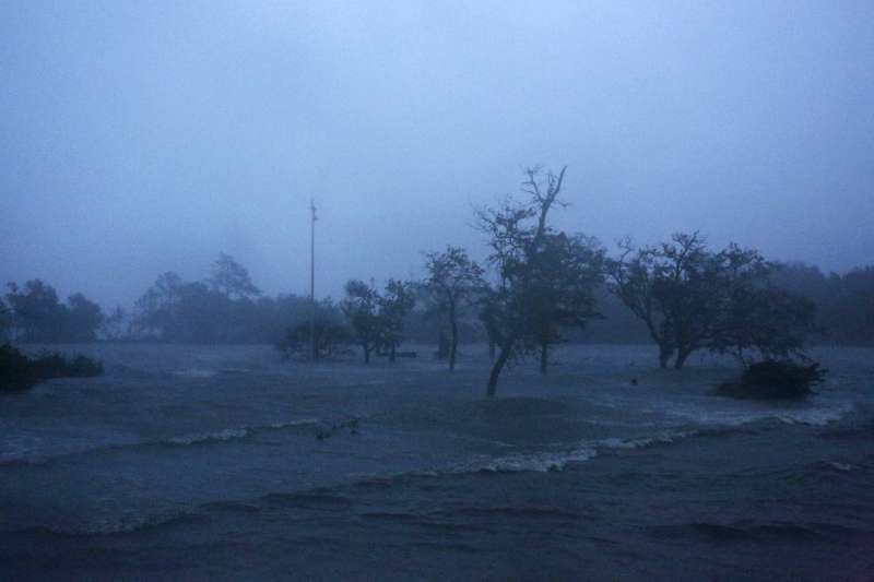 颶風佛羅倫斯襲擊美國東南岸（AP）