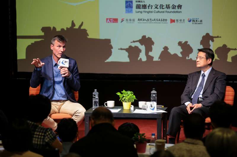 20181020-華盛頓郵報前北京分社社長 John Pomfret(左)20日出席思沙龍「1949中國內戰的七十年後」專題講座。(顏麟宇攝) 20181020-華盛頓郵報前北京分社社長 John Pomfret(左)20日出席思沙龍「1949中國內戰的七十年後」專題講座。(顏麟宇攝)