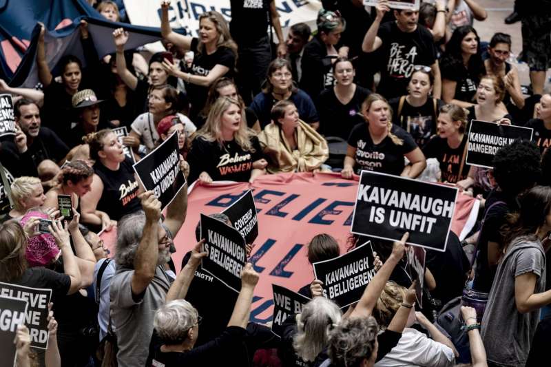 Kavanaugh任命引發的女性遊行，來源：Douglas Christian, ZUMA Wire, REX, Shutterstock。（作者提供）