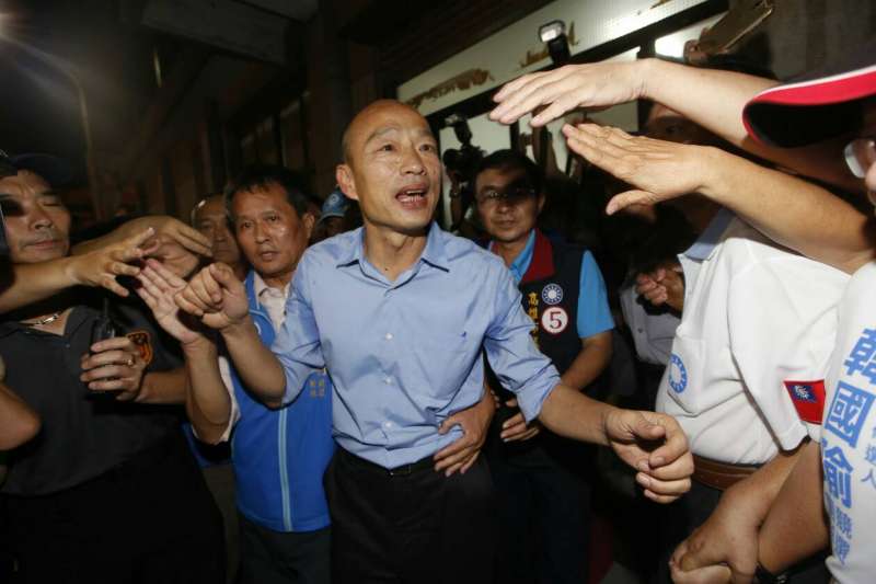 人本教育文教基金會批國民黨高雄市長候選人韓國瑜日前於造勢晚會上唱軍歌「夜襲」是「軍國主義」的表現,遭大批網友抨擊,人本執行長馮喬蘭於13日在臉書發文澄清。(資料照,新新聞郭晉瑋攝)