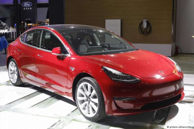 上海嘉定郊區有一個電動車公共資料獲取、監測和研究中心,專門向消費者提供大量資料,協助改善和規劃政策。(德國之聲) 上海嘉定郊區有一個電動車公共資料獲取、監測和研究中心,專門向消費者提供大量資料,協助改善和規劃政策。(德國之聲)