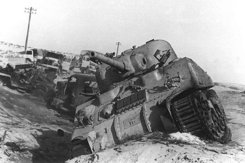 gggaE:圖為第二次中東戰爭中,遭遺棄的以軍M4A4雪曼中戰車。(取自維基百科) gggaE:圖為第二次中東戰爭中,遭遺棄的以軍M4A4雪曼中戰車。(取自維基百科)